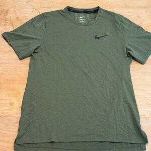 Nike Men's Dark Green Short Sleeve Tee